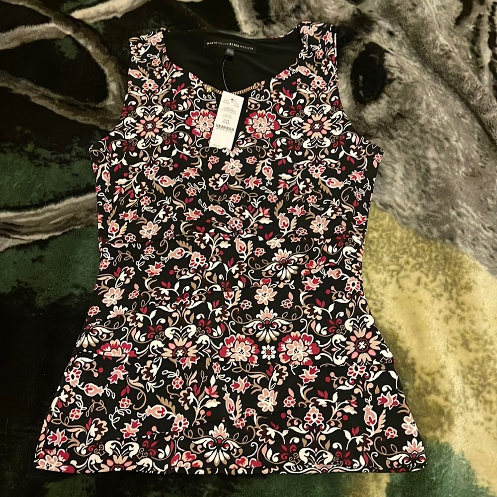 Beautiful flower design and chain decir brand new